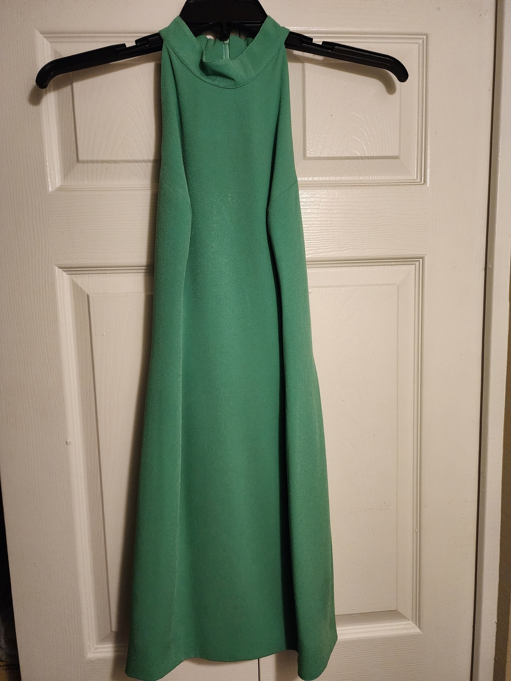 Designer dress Sleeveless High-Neck, open cross cross tie on sides Green size 6